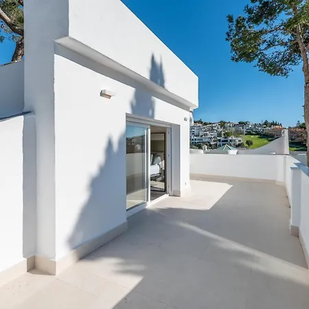 Vacation I Ulises, Private Heated Pool, 4min To The Beach, Luxury Interiors, Bbq, Golf Views * Marbella